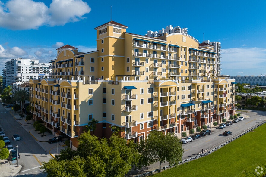 8390 SW 72nd Ave, Miami, FL à vendre - Photo de l’immeuble – Image 3 sur 4