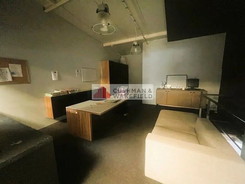 Local commercial dans Nîmes à louer - Photo intérieure – Image 2 sur 2