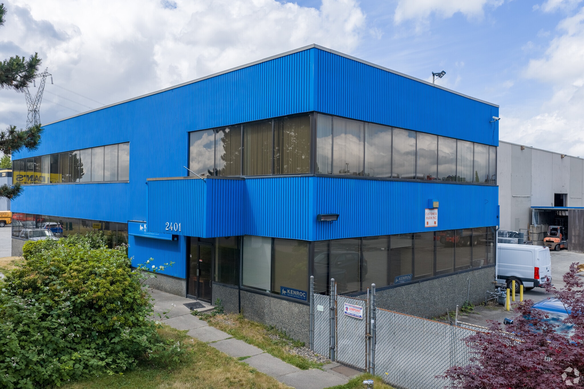 2401 United Blvd, Coquitlam, BC à vendre Photo principale– Image 1 sur 6