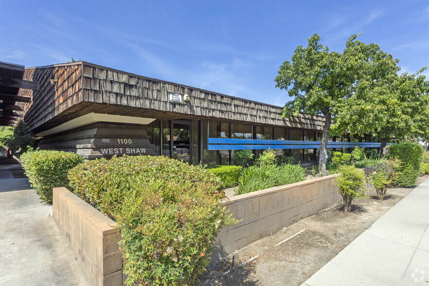 1100 W Shaw Ave, Fresno, CA à louer - Photo principale – Image 1 sur 4