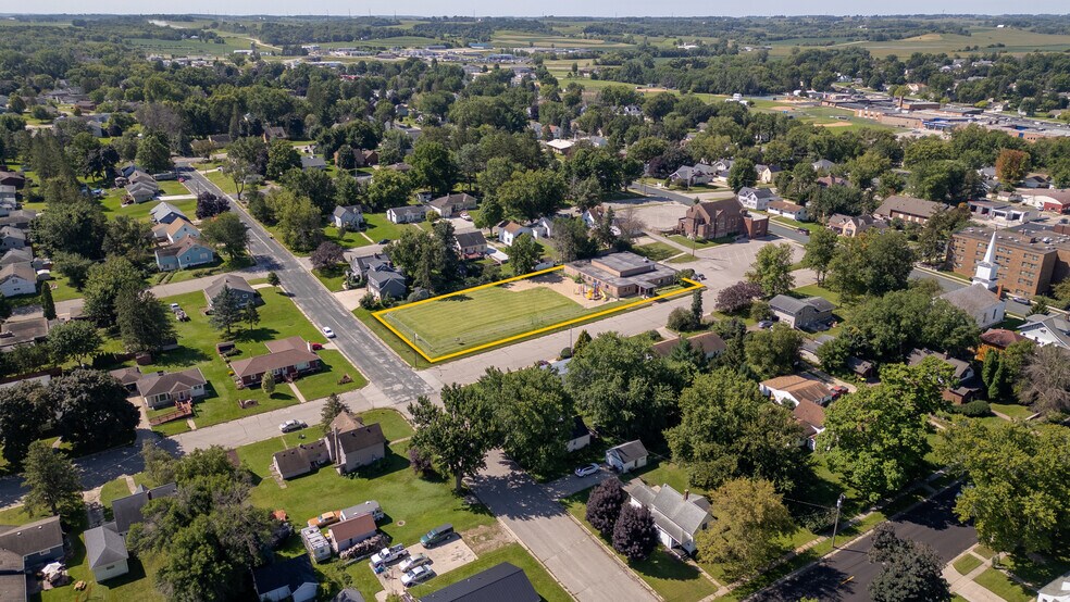 223 E 5th St, Zumbrota, MN à vendre - Photo de l’immeuble – Image 2 sur 20