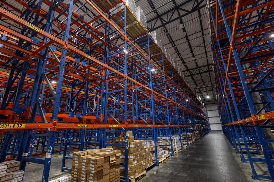 54 Joseph St, Newark, NJ à louer - Photo de l’immeuble – Image 3 sur 9