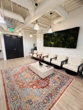 12301 Wilshire Blvd, Los Angeles, CA à louer Photo intérieure– Image 1 sur 8
