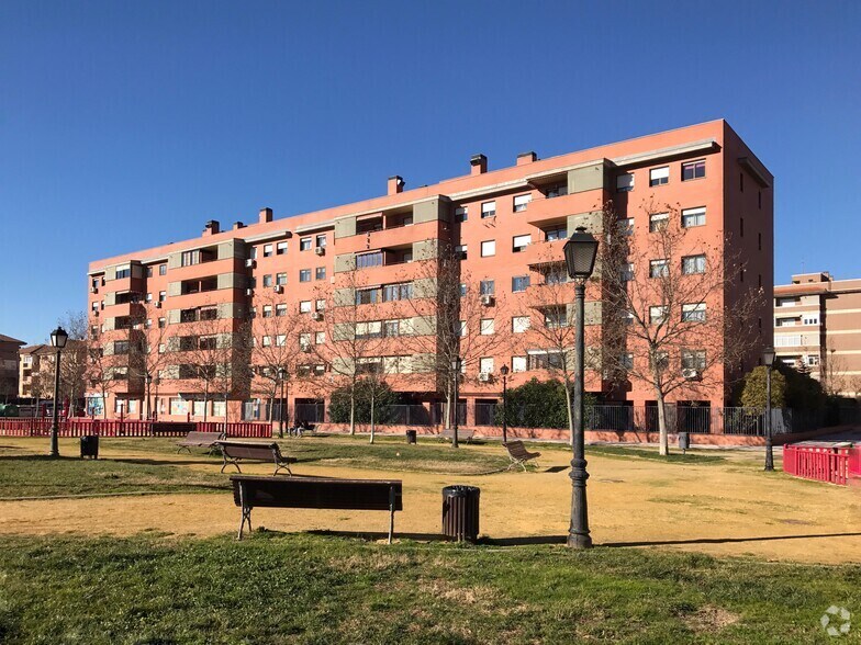 Immeuble residentiel dans Humanes de Madrid, Madrid à vendre - Photo principale – Image 1 sur 1