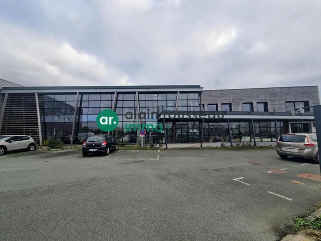 Plus de détails pour Local d'activités à louer