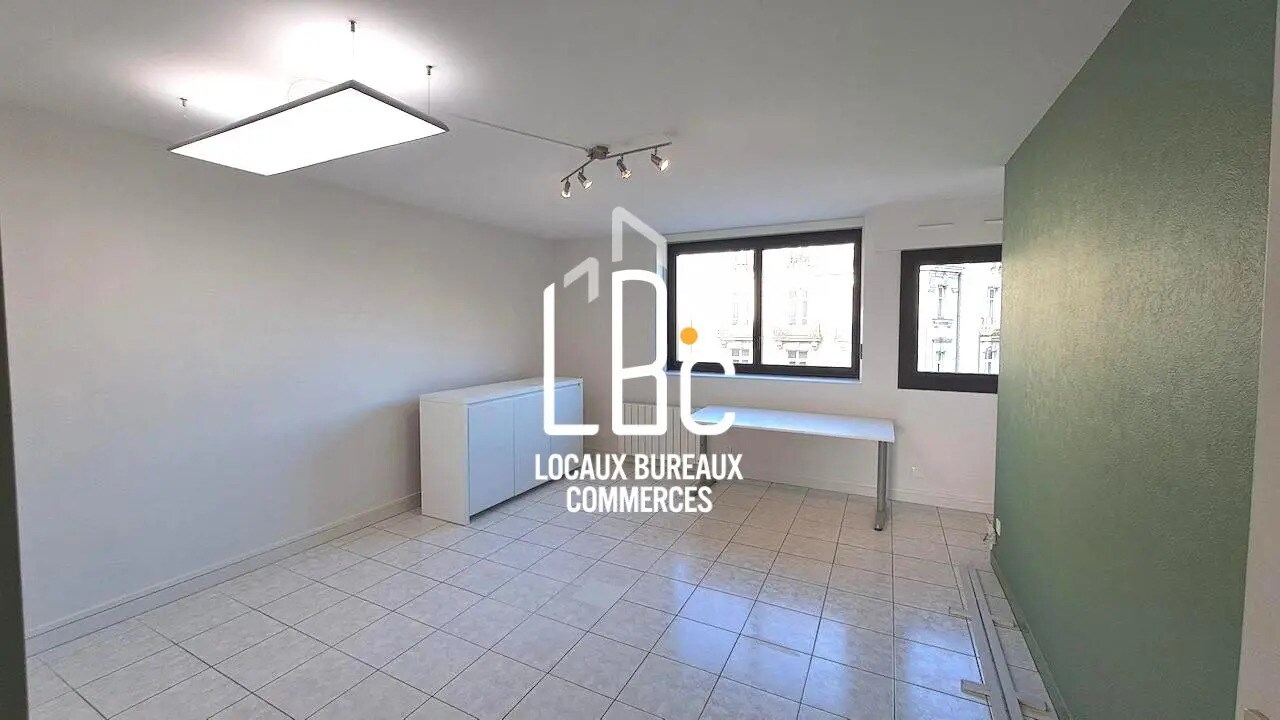 1 Rue Général Buat, Nantes à louer Photo de l’immeuble– Image 1 sur 14