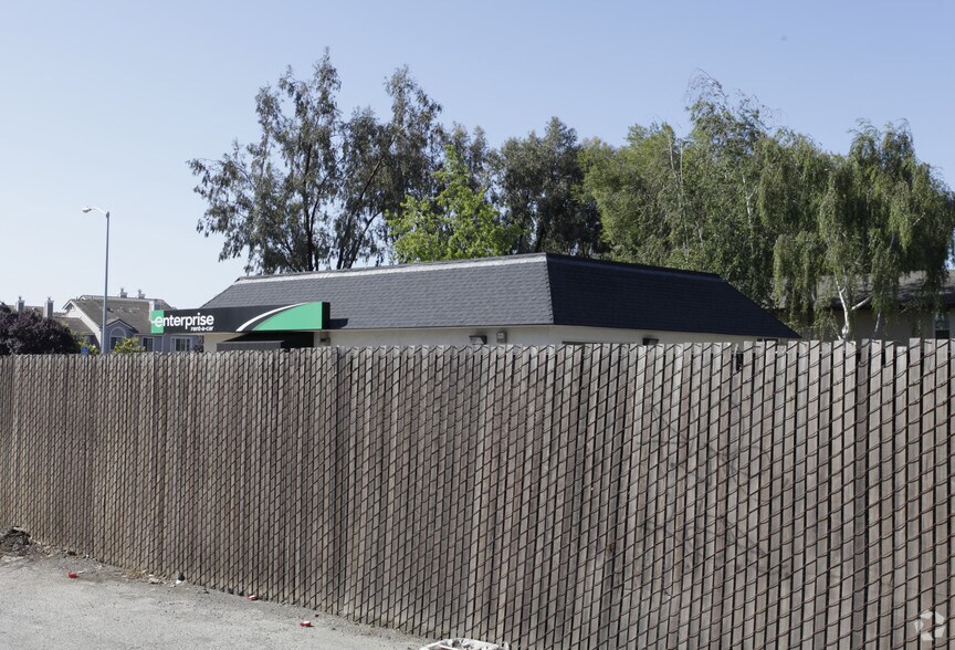 5555 Stevenson Blvd, Fremont, CA à louer - Photo de l’immeuble – Image 3 sur 3