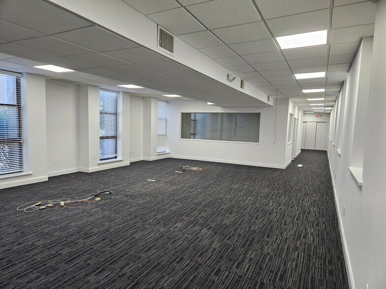 165 W Putnam Ave, Greenwich, CT à louer - Photo intérieure – Image 2 sur 5