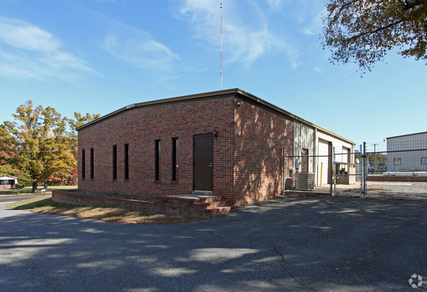 7608 Grier Rd, Charlotte, NC à vendre - Photo principale – Image 1 sur 2