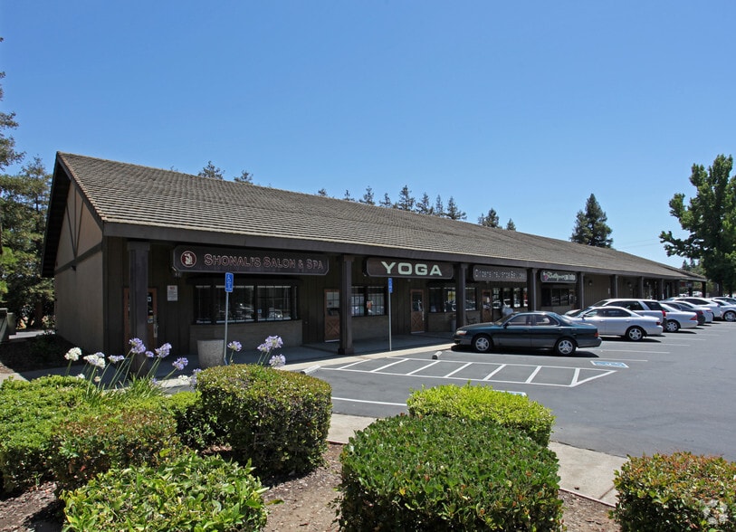 8703-8737 Elk Grove Blvd, Elk Grove, CA à louer - Photo principale – Image 2 sur 4