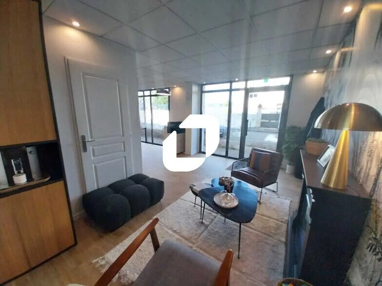 Local commercial dans Bruges à louer - Photo de l’immeuble – Image 3 sur 15