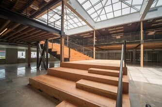 5870 W Jefferson Blvd, Los Angeles, CA à louer Photo intérieure– Image 2 sur 3