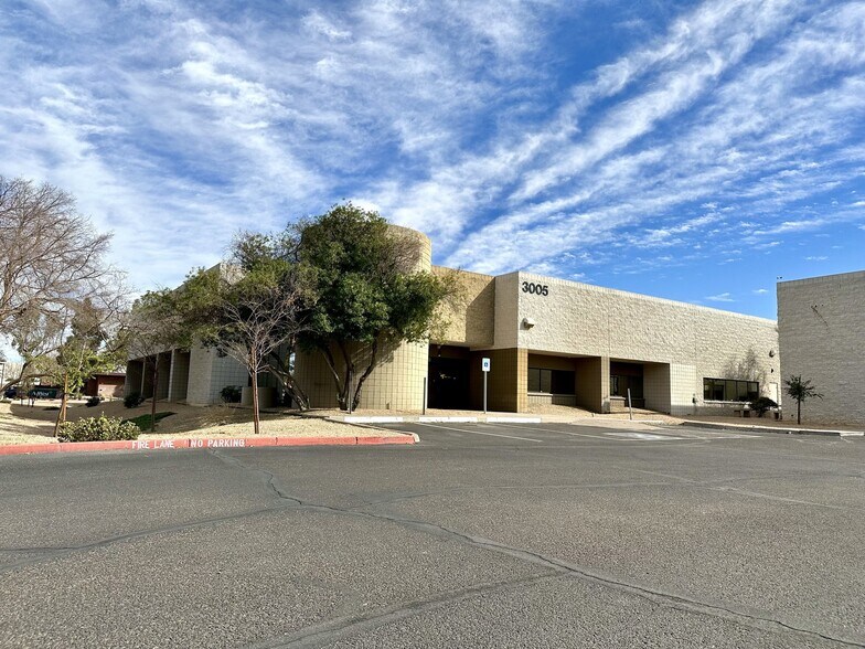 3005 S 48th St, Tempe, AZ à louer - Photo de l’immeuble – Image 1 sur 7