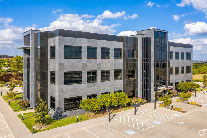 1225 S Main St, Grapevine, TX à louer - Photo de l’immeuble – Image 2 sur 5