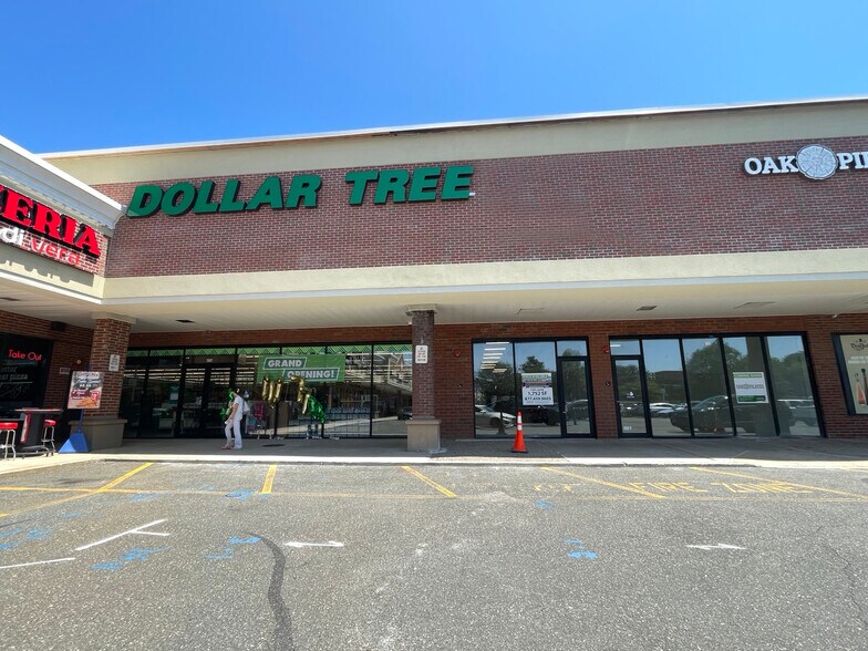 31-95 Hauppauge Rd, Smithtown, NY à louer - Photo de l’immeuble – Image 3 sur 14
