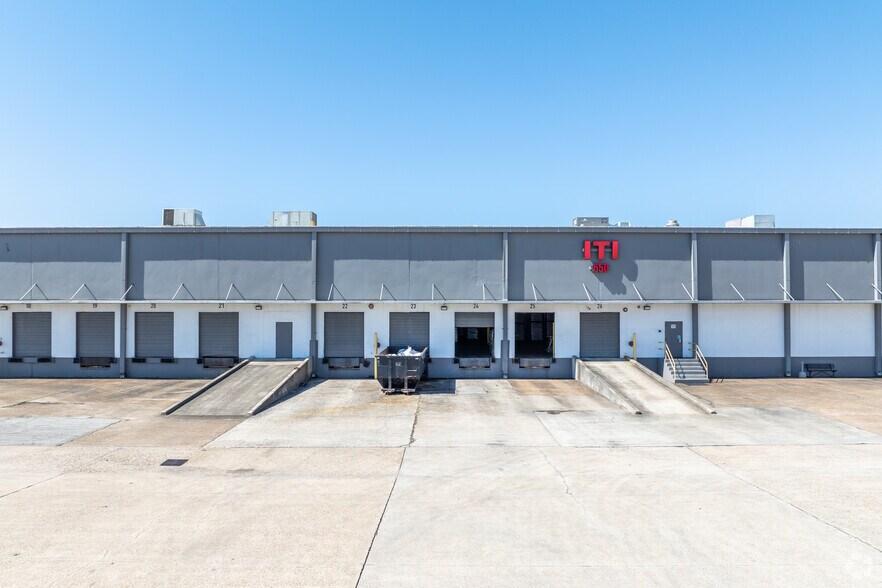 650 S 23rd St, Beaumont, TX à louer - Photo de l’immeuble – Image 2 sur 15