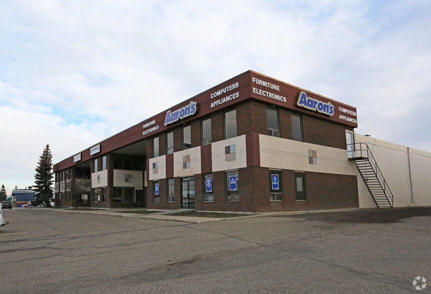 7429 50 Ave, Red Deer, AB à vendre - Photo principale – Image 1 sur 1