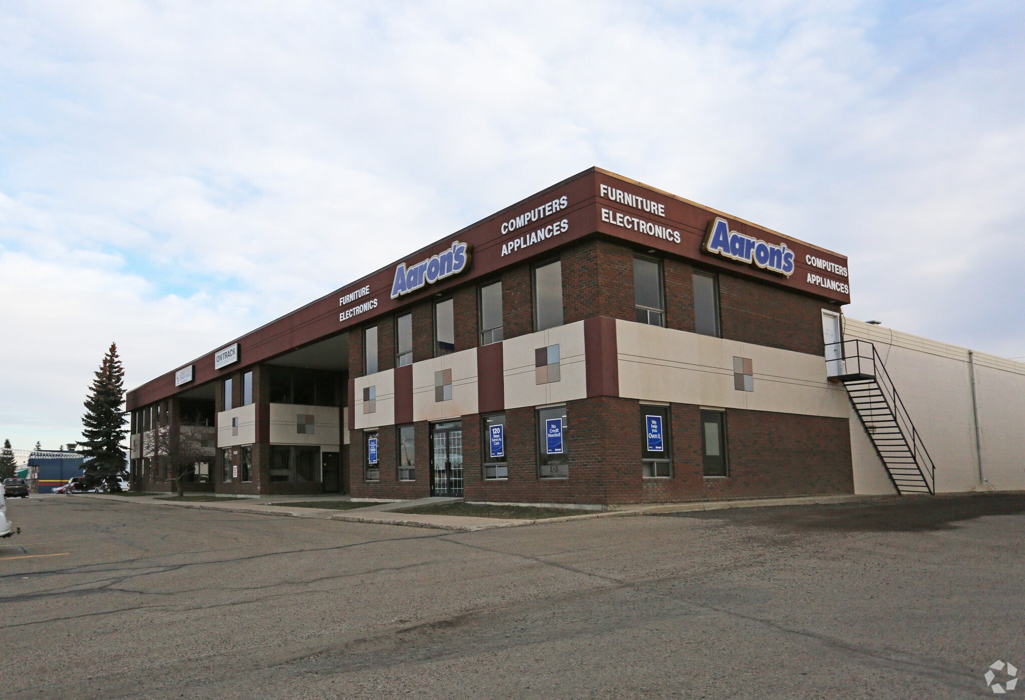 7429 50 Ave, Red Deer, AB à vendre Photo principale– Image 1 sur 1