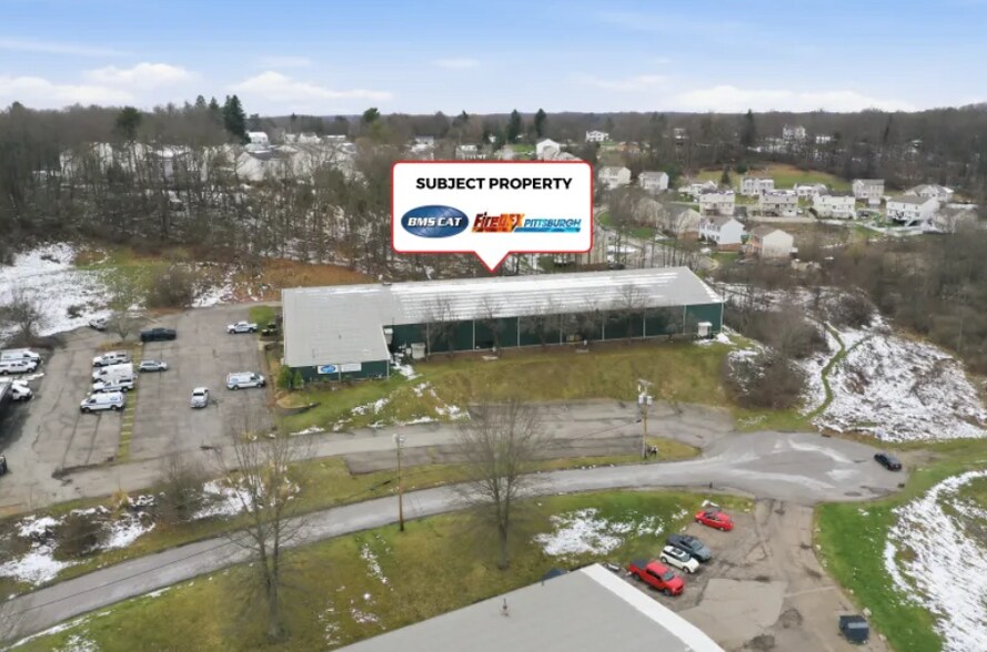 1035 Executive Dr, Gibsonia, PA à vendre - Photo de l’immeuble – Image 2 sur 16