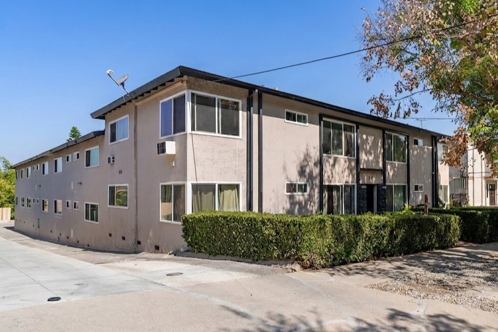 1351 Armadale Ave, Los Angeles, CA à vendre Photo de l’immeuble– Image 1 sur 10