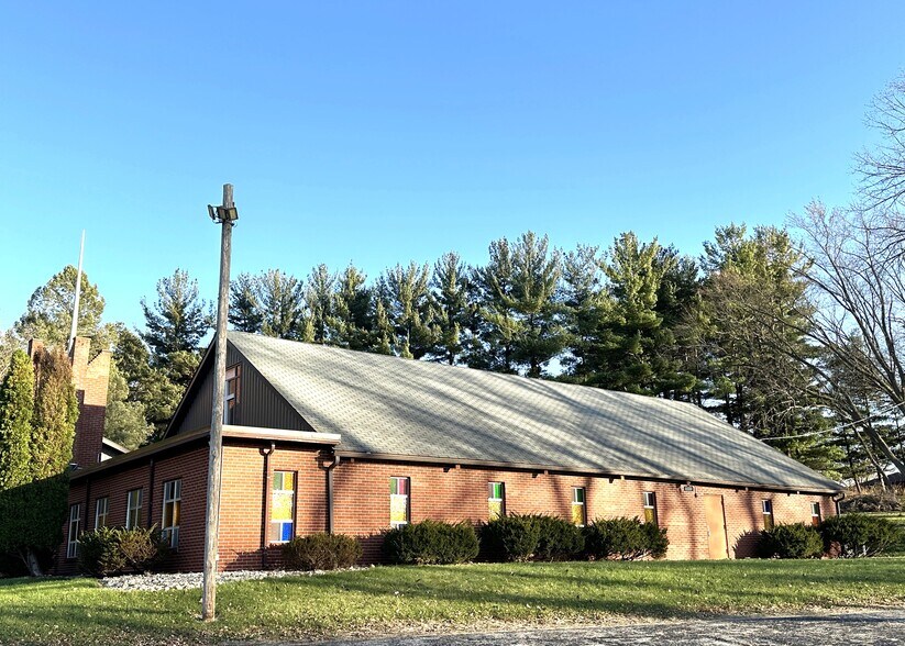 6103 Forest Hills Rd, Rockford, IL à vendre - Photo de l’immeuble – Image 2 sur 22