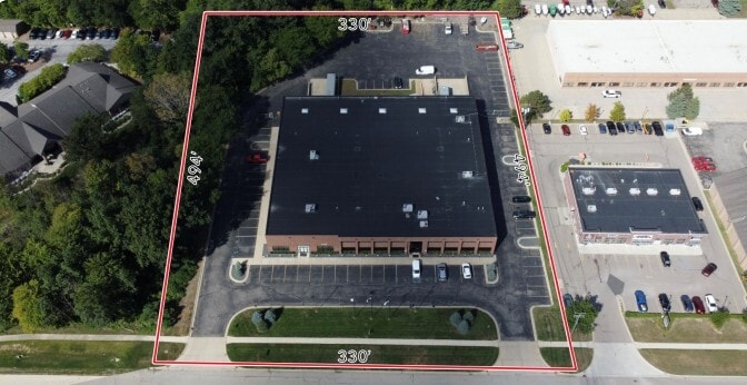 51455 Schoenherr Rd, Shelby Township, MI à vendre - Aérien – Image 2 sur 11