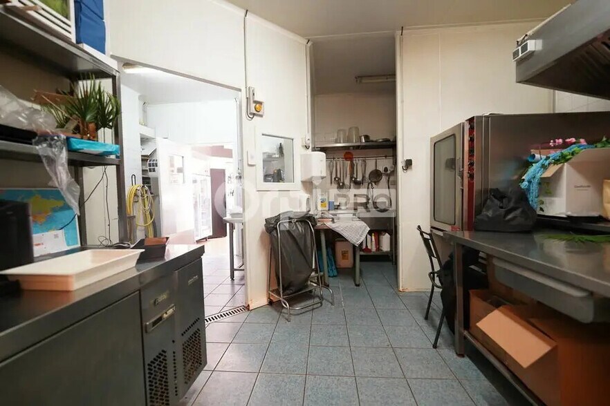 Local commercial dans Sainte-Foy-lès-Lyon à vendre - Photo de l’immeuble – Image 3 sur 5