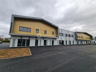 Plus de détails pour Local d'activités à louer