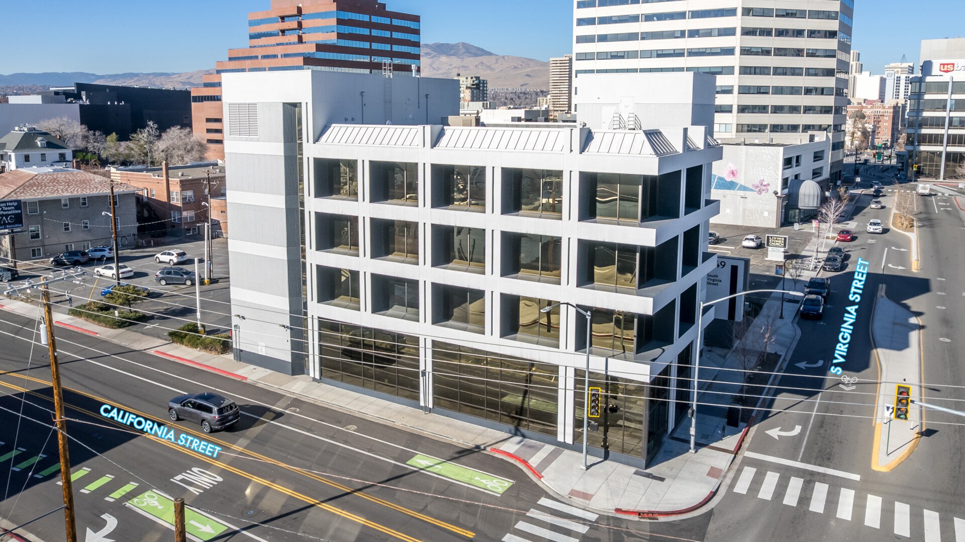 449 S Virginia St, Reno, NV à vendre Photo de l’immeuble– Image 1 sur 6