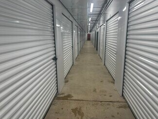 Plus de détails pour 2195 E Cherry St, Paris, TX - Spécialisé à vendre