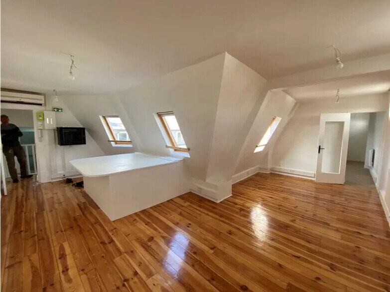 Bureau dans Paris à louer - Photo de l’immeuble – Image 2 sur 9