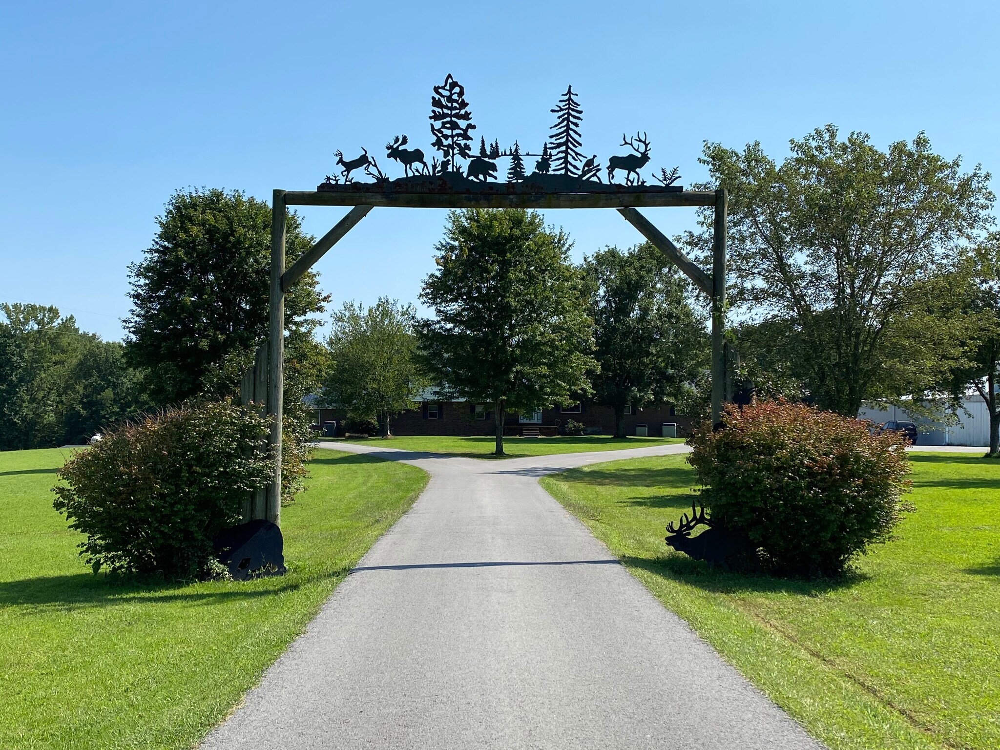 8521 Liberty Rd, Campbellsville, KY à vendre Photo principale– Image 1 sur 35