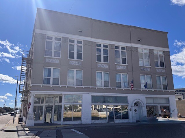 711 Howard Ave, Biloxi, MS à vendre - Photo de l’immeuble – Image 2 sur 5