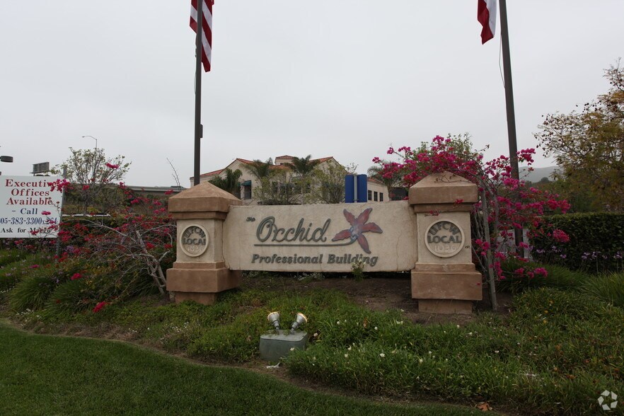 816 Camarillo Springs Rd, Camarillo, CA à vendre - Photo de l’immeuble – Image 3 sur 6