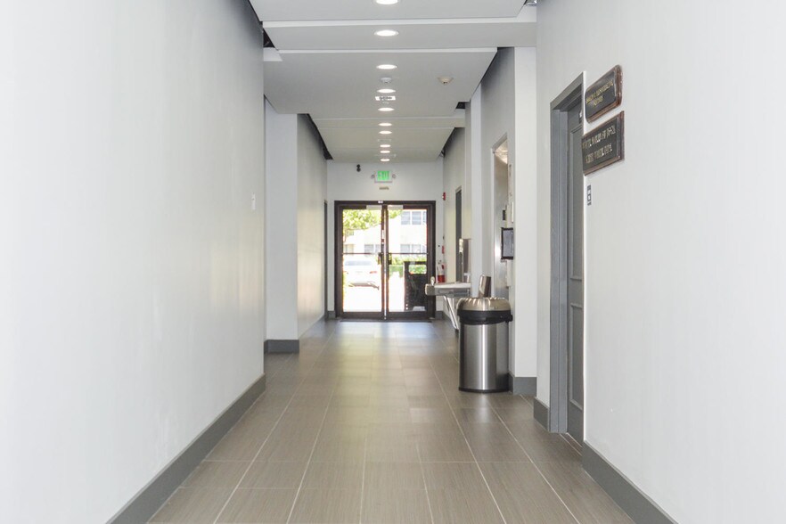200 W Palmetto Park Rd, Boca Raton, FL à louer - Photo intérieure – Image 3 sur 9
