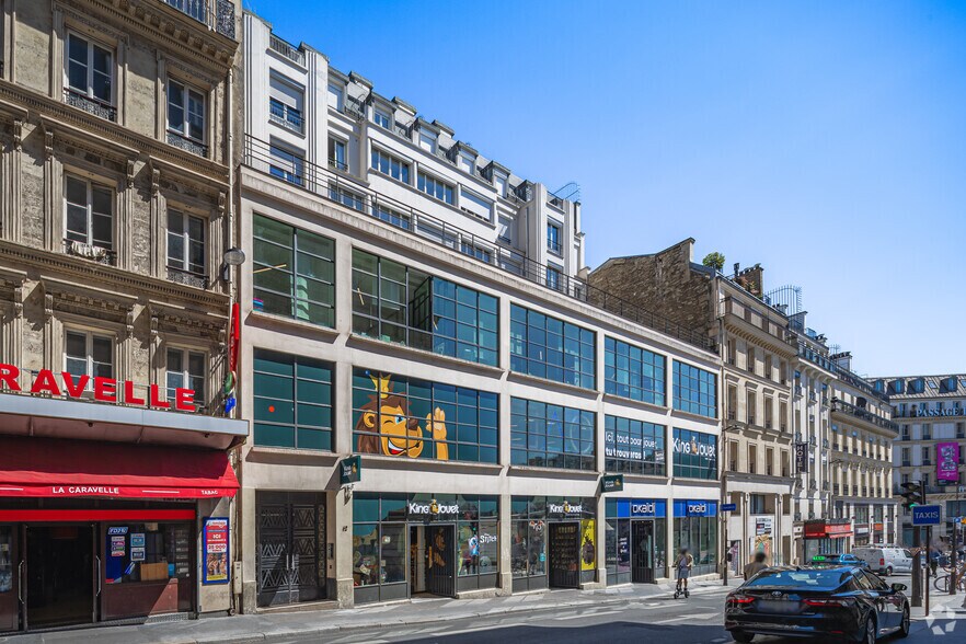 12 Rue D'Amsterdam, Paris à louer - Photo de l’immeuble – Image 2 sur 9