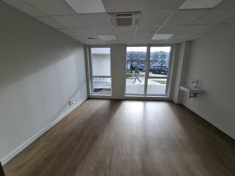 Bureaux/Médical dans Saint-Malo à louer - Photo intérieure – Image 2 sur 5