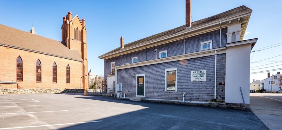24 Center St, Fairhaven, MA à vendre - Photo de l’immeuble – Image 3 sur 14