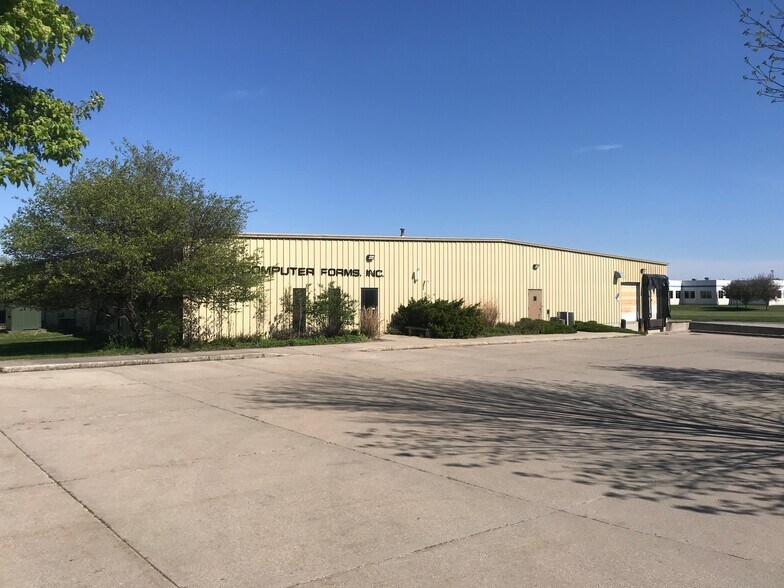 2810 E Lincoln Way, Ames, IA à louer - Photo de l’immeuble – Image 2 sur 3