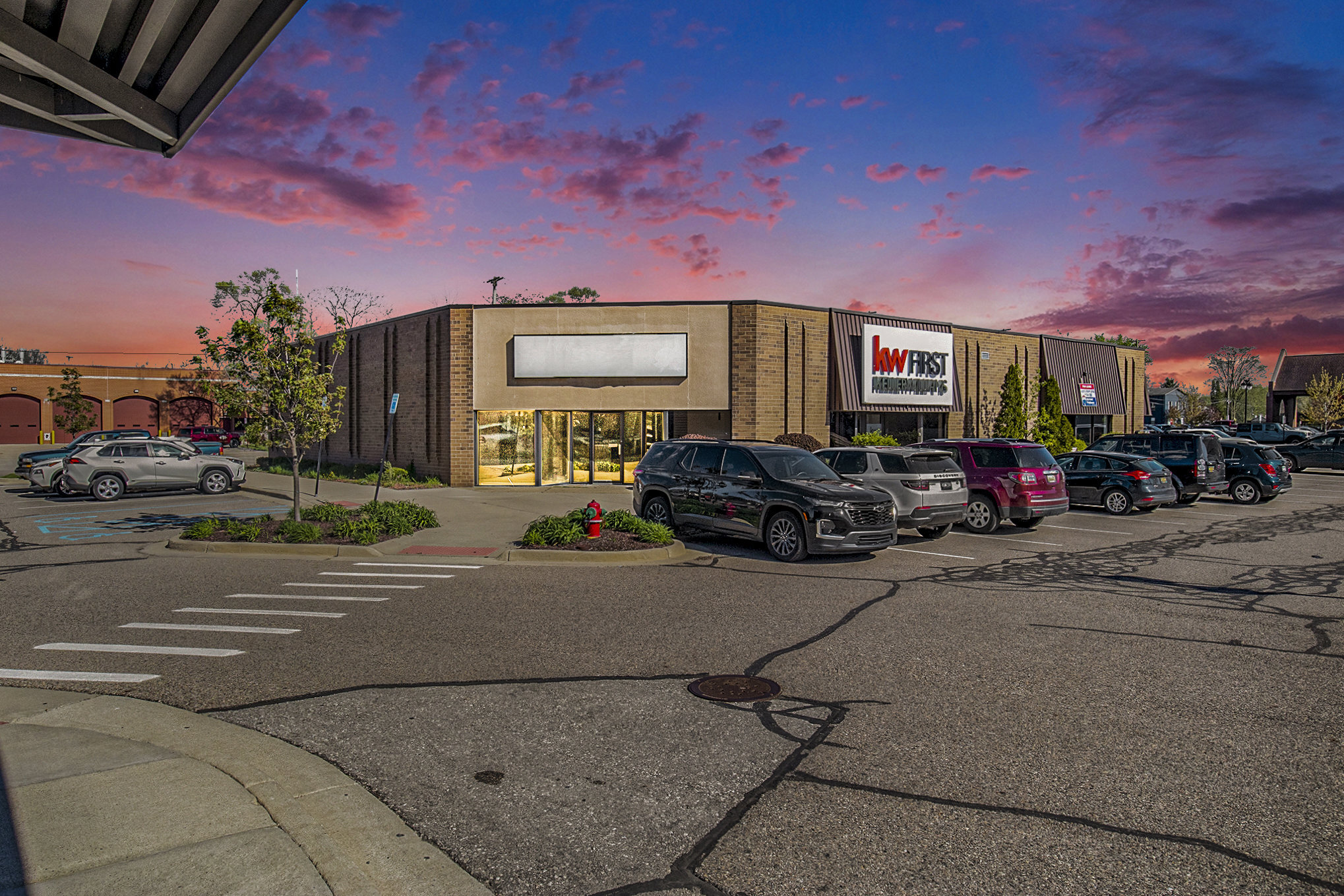 102-132 N Leroy St, Fenton, MI à louer Photo de l’immeuble– Image 1 sur 7