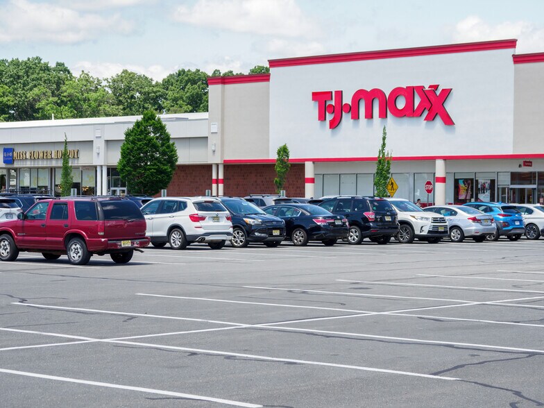 561 US Highway 1, Edison, NJ à louer - Photo de l’immeuble – Image 2 sur 13