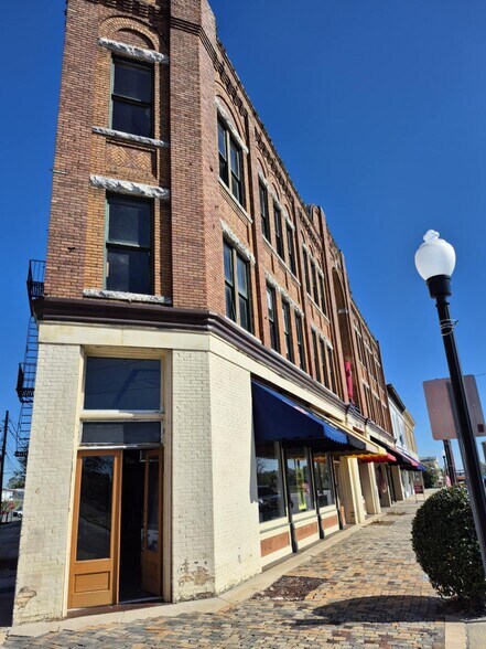 402 Plant Ave, Waycross, GA à louer - Photo de l’immeuble – Image 3 sur 8