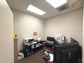 17061 Alico Commerce Ct, Fort Myers, FL à louer Photo intérieure– Image 2 sur 12