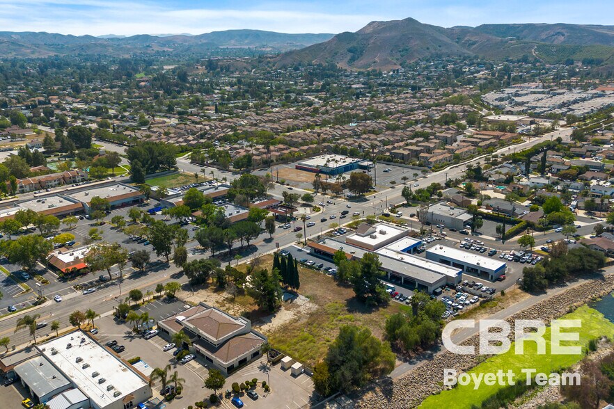 525 E Los Angeles Ave, Simi Valley, CA à vendre - Photo de l’immeuble – Image 2 sur 20