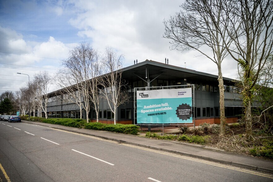 Great Park Rd, Bradley Stoke à louer - Photo de l’immeuble – Image 2 sur 3