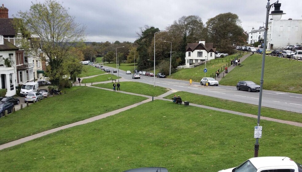 22 Mount Ephraim Rd, Tunbridge Wells à louer - Photo de l’immeuble – Image 3 sur 21