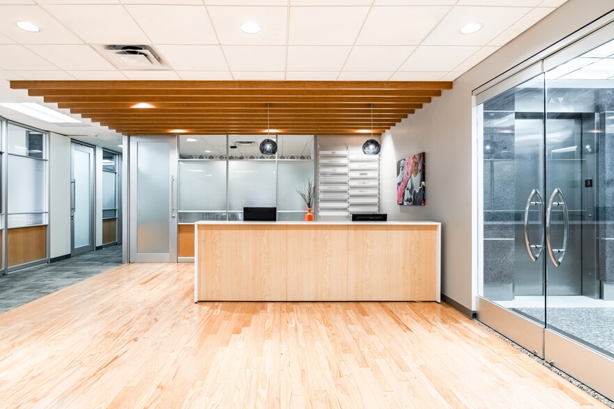 4600 E Washington St, Phoenix, AZ à louer - Photo intérieure – Image 2 sur 5