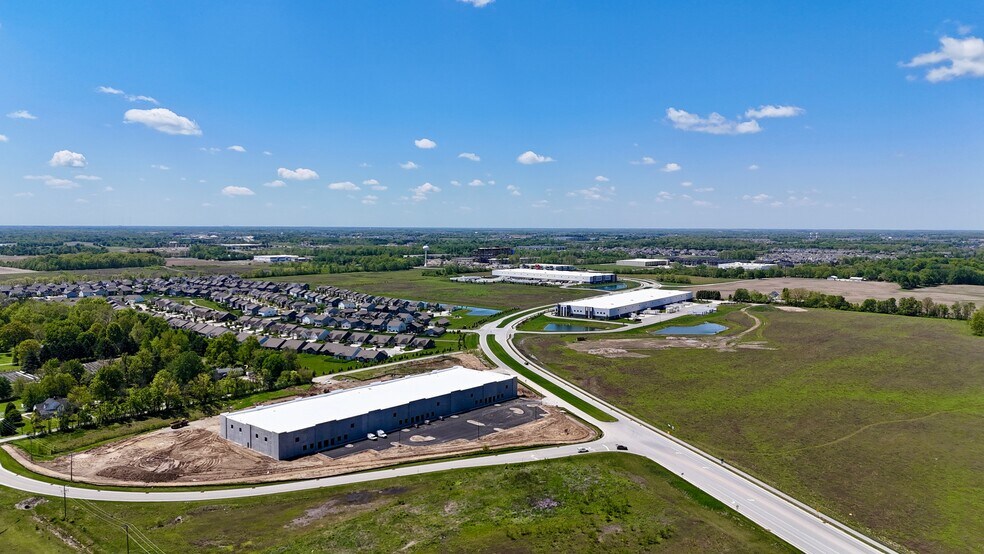 20340 Grassy Branch Rd, Westfield, IN à louer - Photo de l’immeuble – Image 2 sur 7