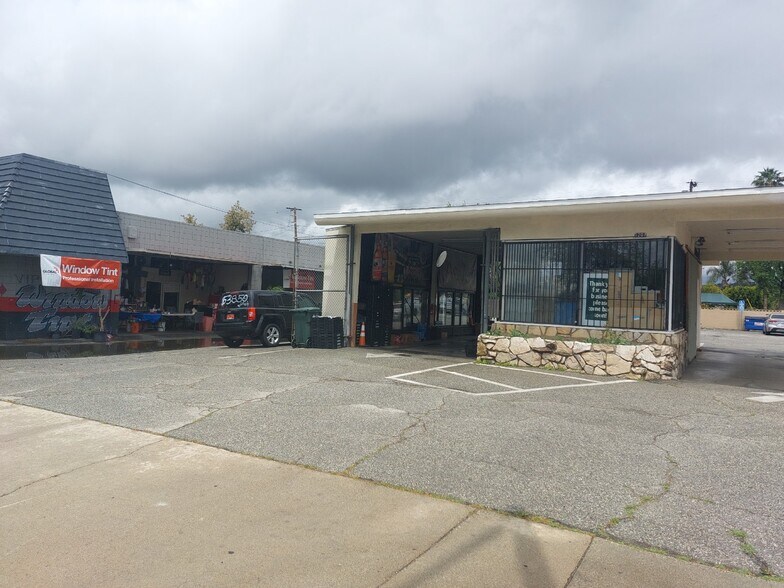 1225-1229 W Holt Ave, Pomona, CA à vendre - Photo de l’immeuble – Image 2 sur 10