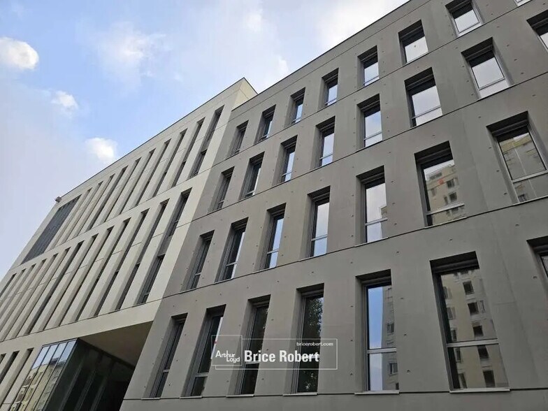 Bureau dans Villeurbanne à louer - Photo de l’immeuble – Image 2 sur 18